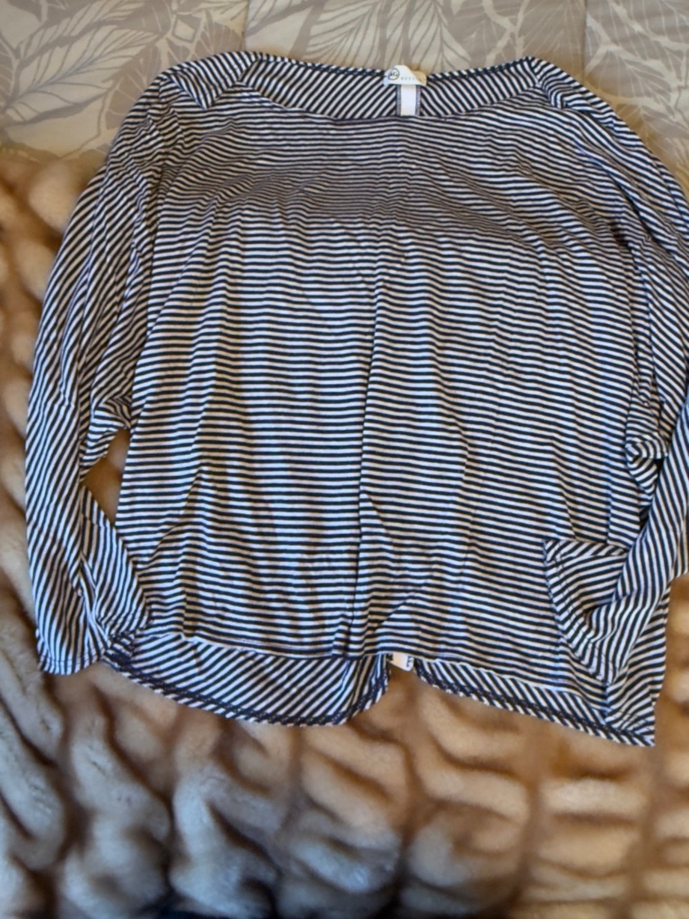 AG Striped Long-Sleeve Women's Top - Navy & White